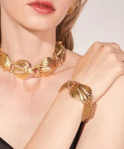 Liase Nucleus Scallops Bracelet