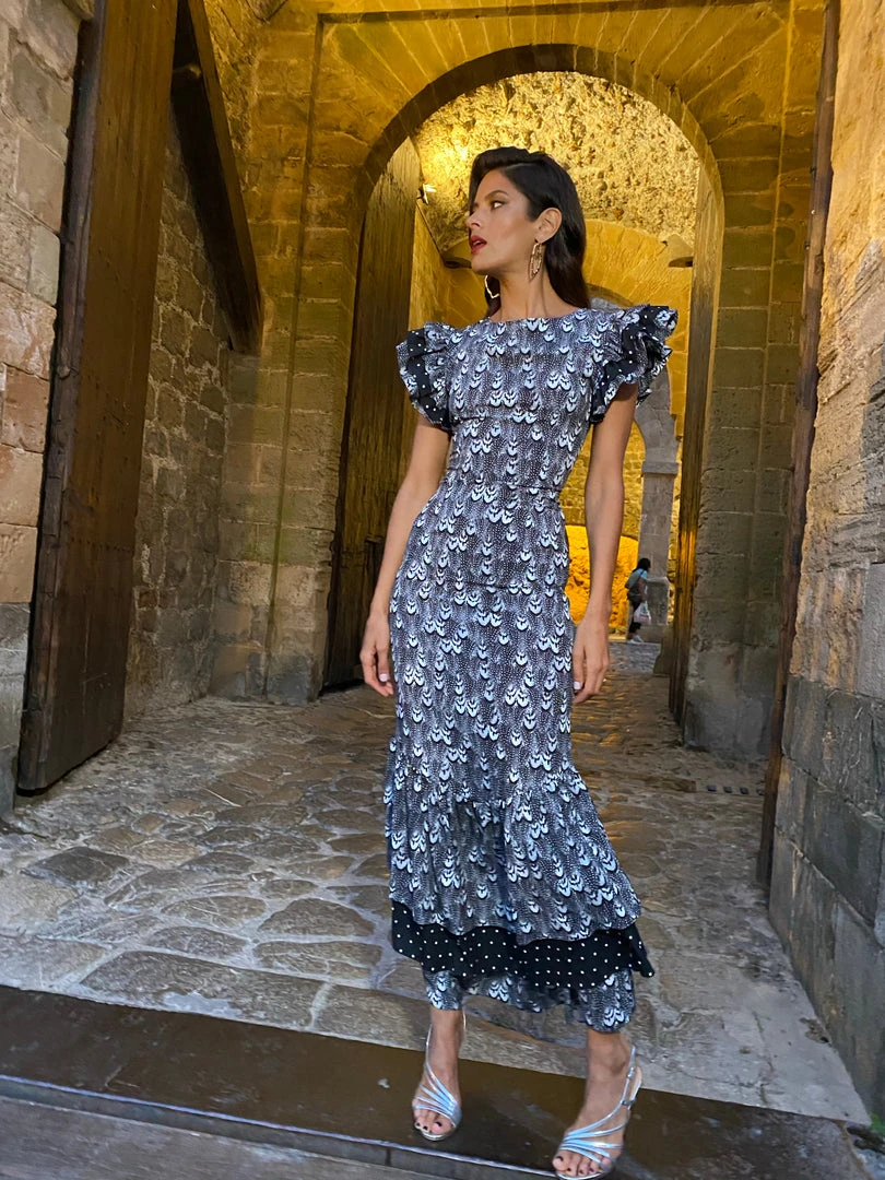 De La Vali Apolonia Black And White Feather Print Ruffled Maxi Dress 4 De La Vali Apolonia Black And White Feather Print Ruffled Maxi Dress