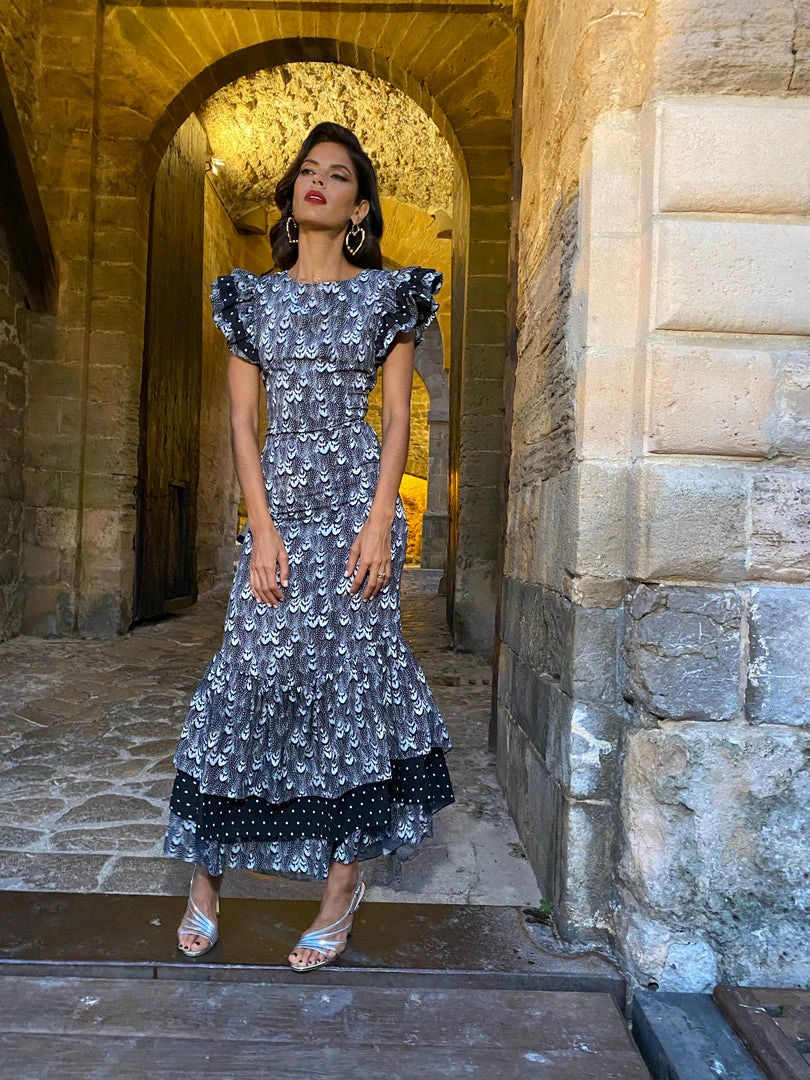 De La Vali Apolonia Black And White Feather Print Ruffled Maxi Dress 6 De La Vali Apolonia Black And White Feather Print Ruffled Maxi Dress