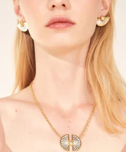 Liase Moonshell Necklace