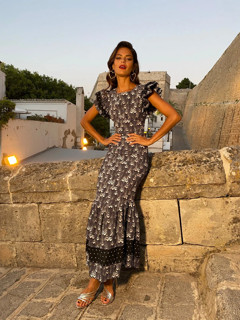 De La Vali Apolonia Black And White Feather Print Ruffled Maxi Dress 5 De La Vali Apolonia Black And White Feather Print Ruffled Maxi Dress